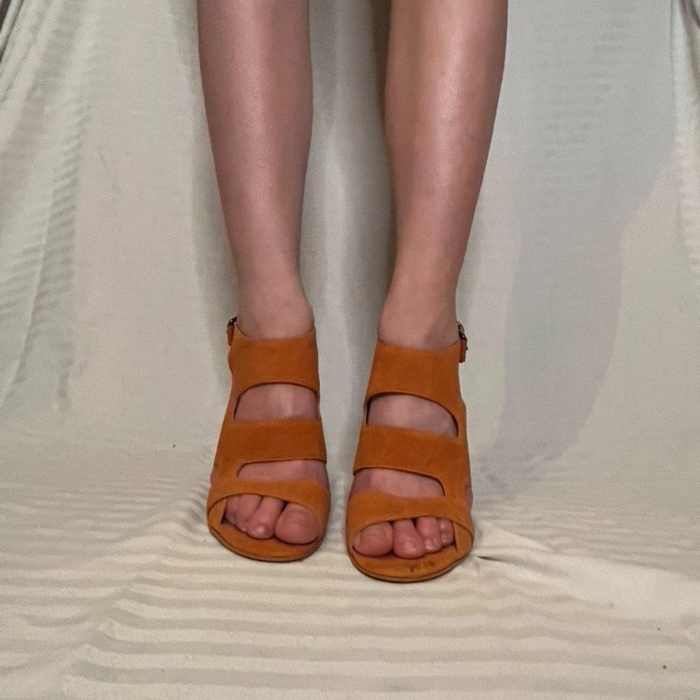 Kenneth Cole Dark Orange Heels